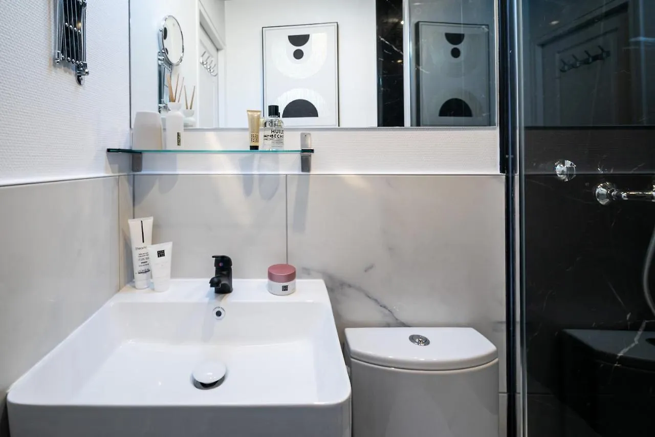 Ws Tour Eiffel - Laos Apartment Paris